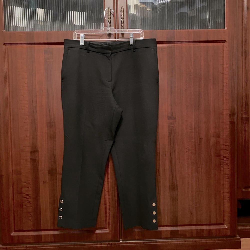 Ann Taylor Curvy Fit Black Cropped Trousers with button accents on ankle Sz 14